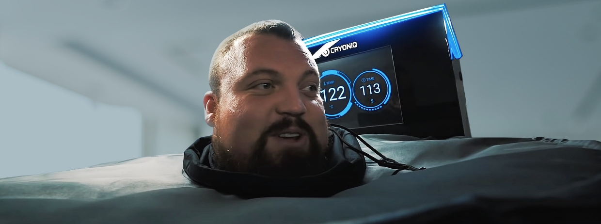 Eddie Hall trying out the CRYO XC™ cold air chamber